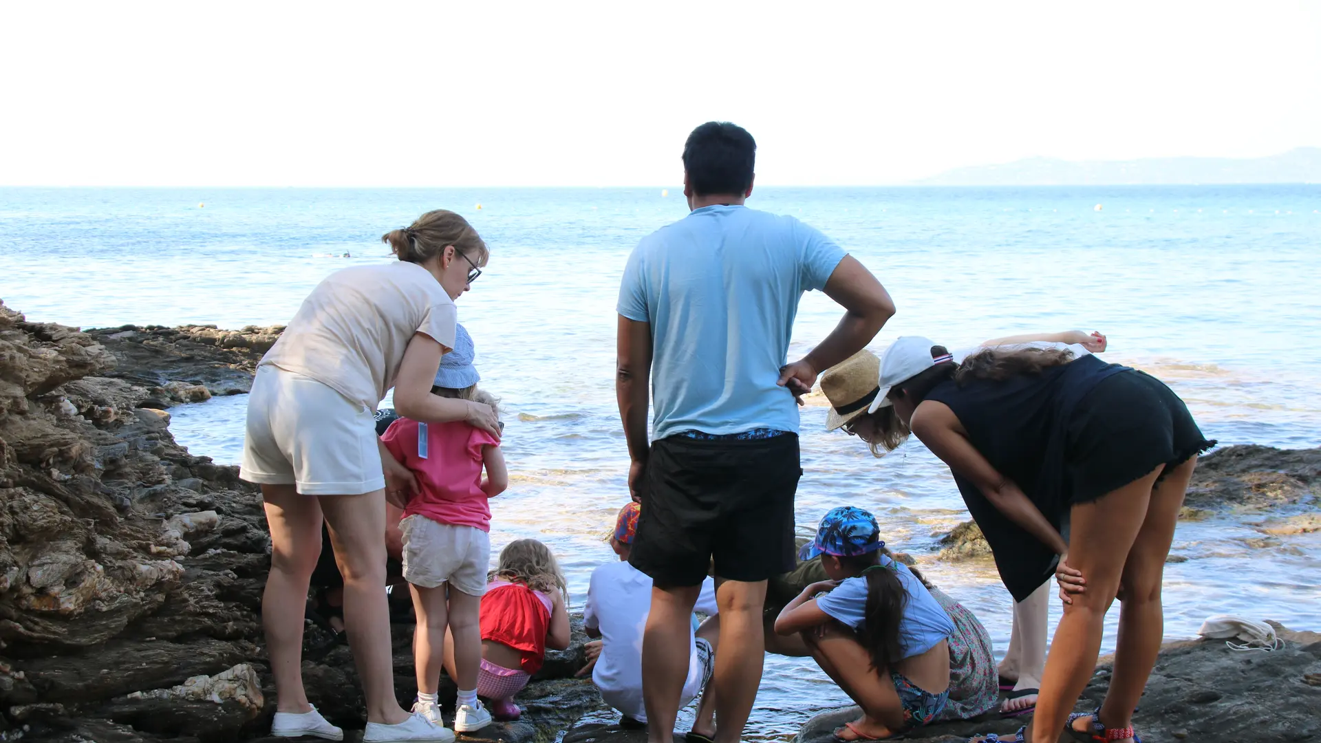 Activité enfant Les pieds dans l'eau_Rayol-Canadel sur Mer