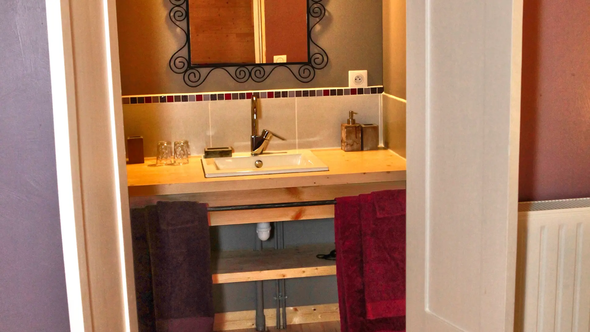 salle d'eau de la chambre Fruits des Bois