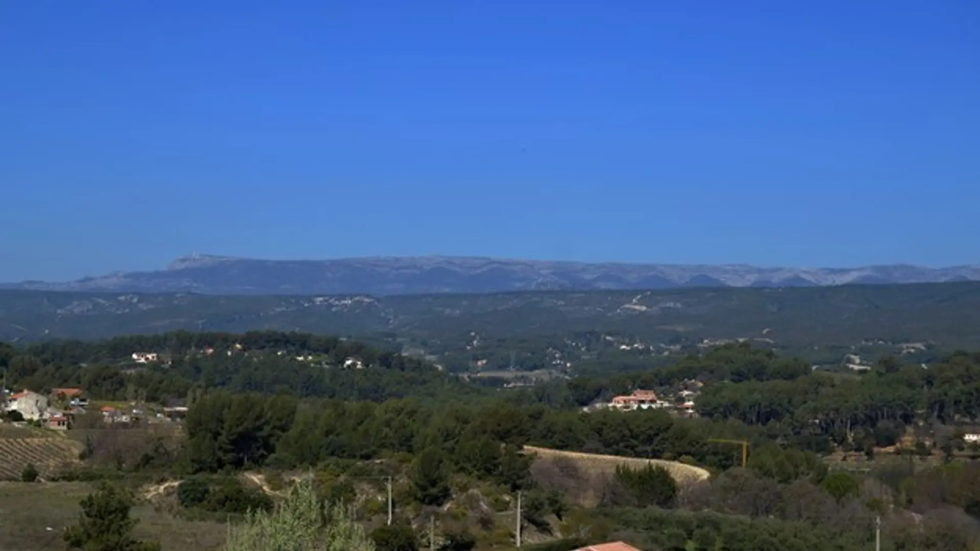 Vue sur le versant sud de la Sainte-Baume