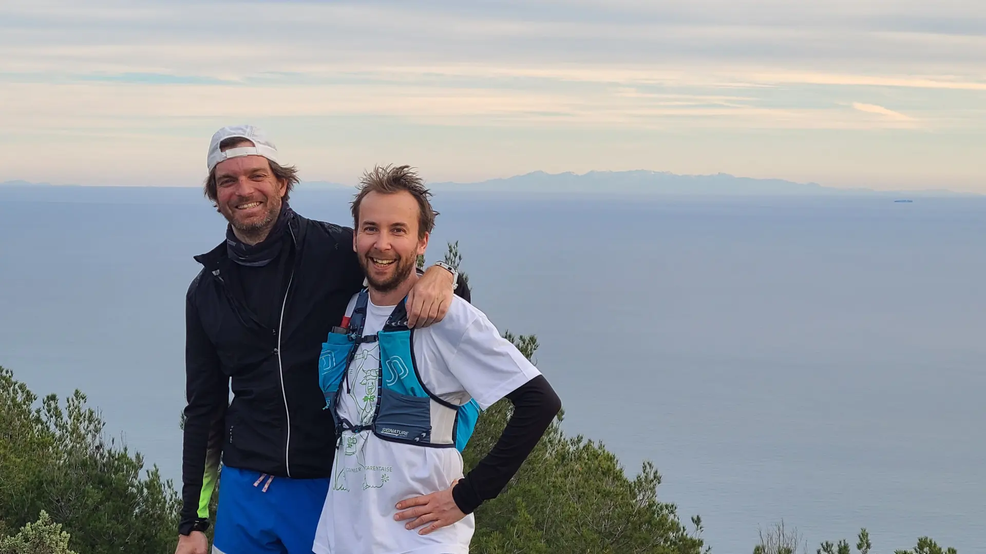 Trail en groupe - Vue sur la corse