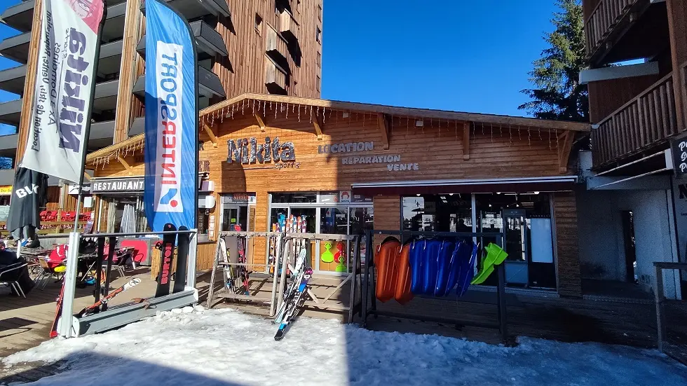 devanture du magasin enneigé