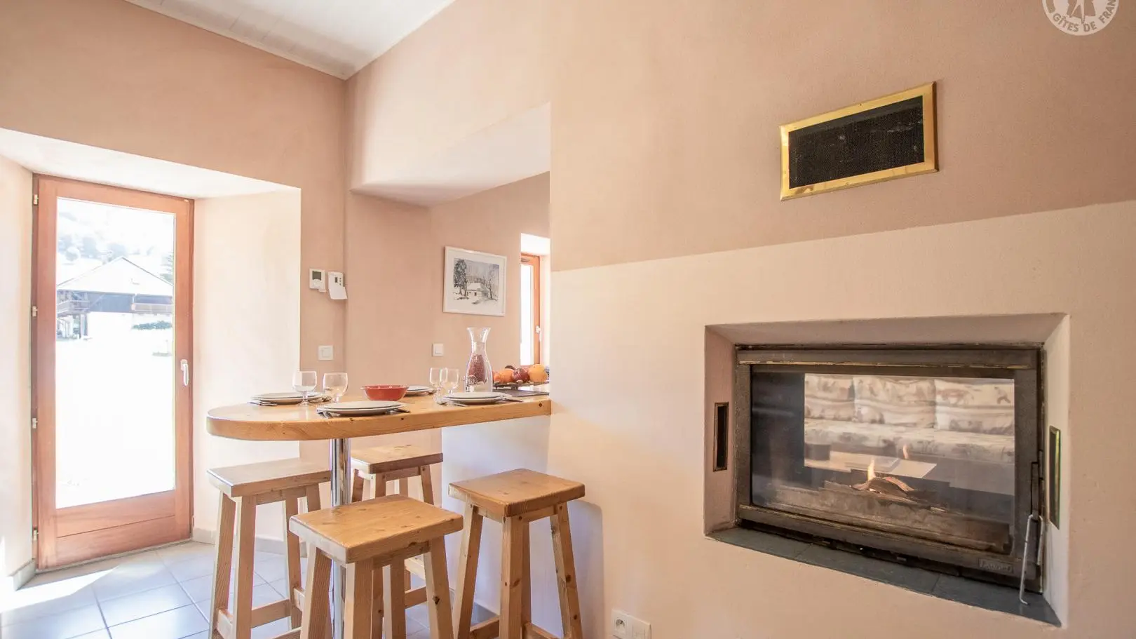 Cuisine vue cheminée