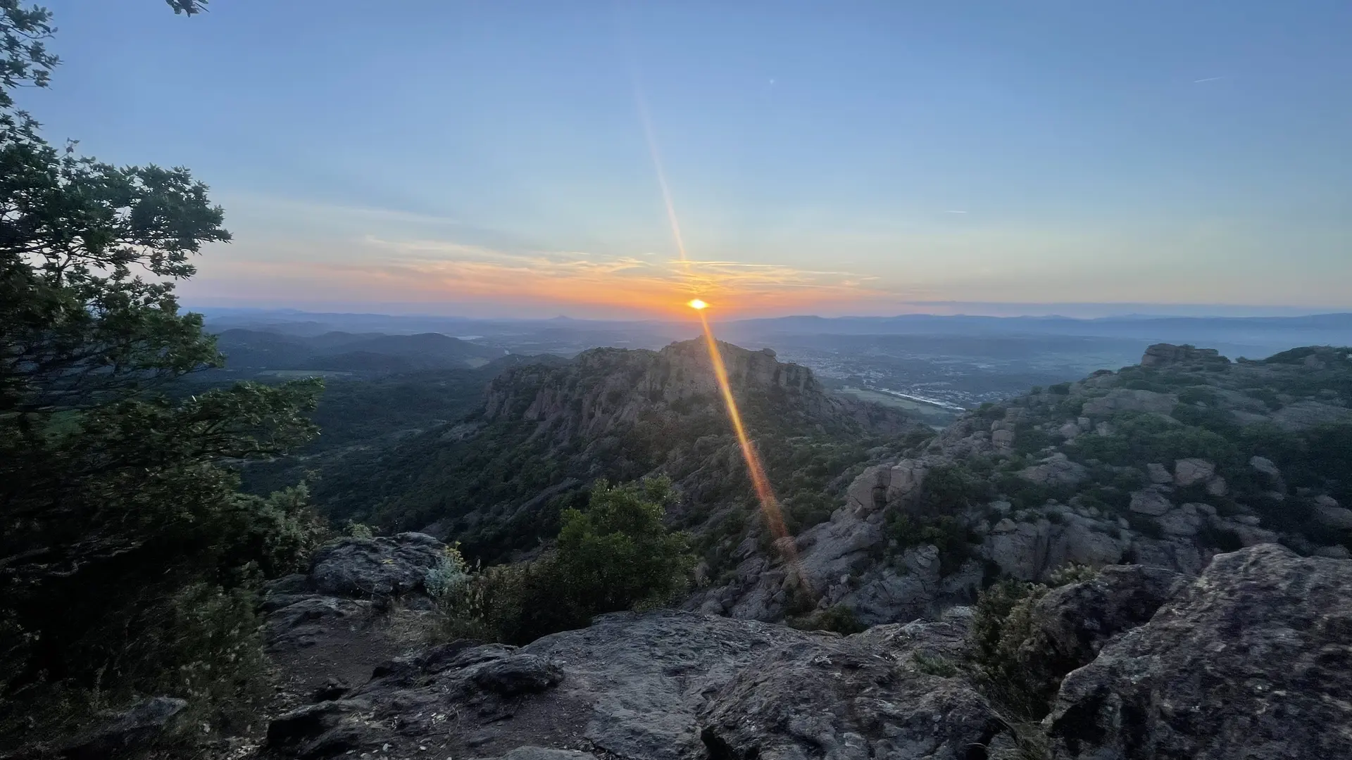 Coucher de soleil au sommet du Rochet de Roquebrune