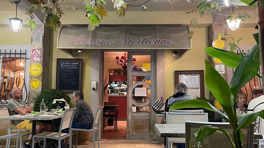 Entrée restaurant