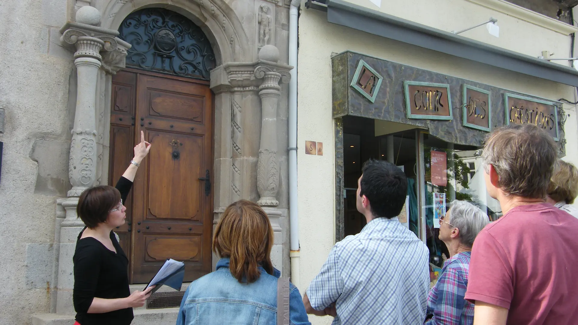 Visite guidée devant la Porte de la Devise