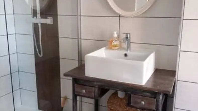 Salle de bain chambre autonome + WC