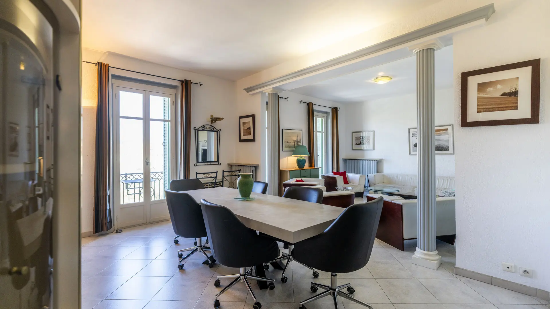 séjour donnant sur le salon