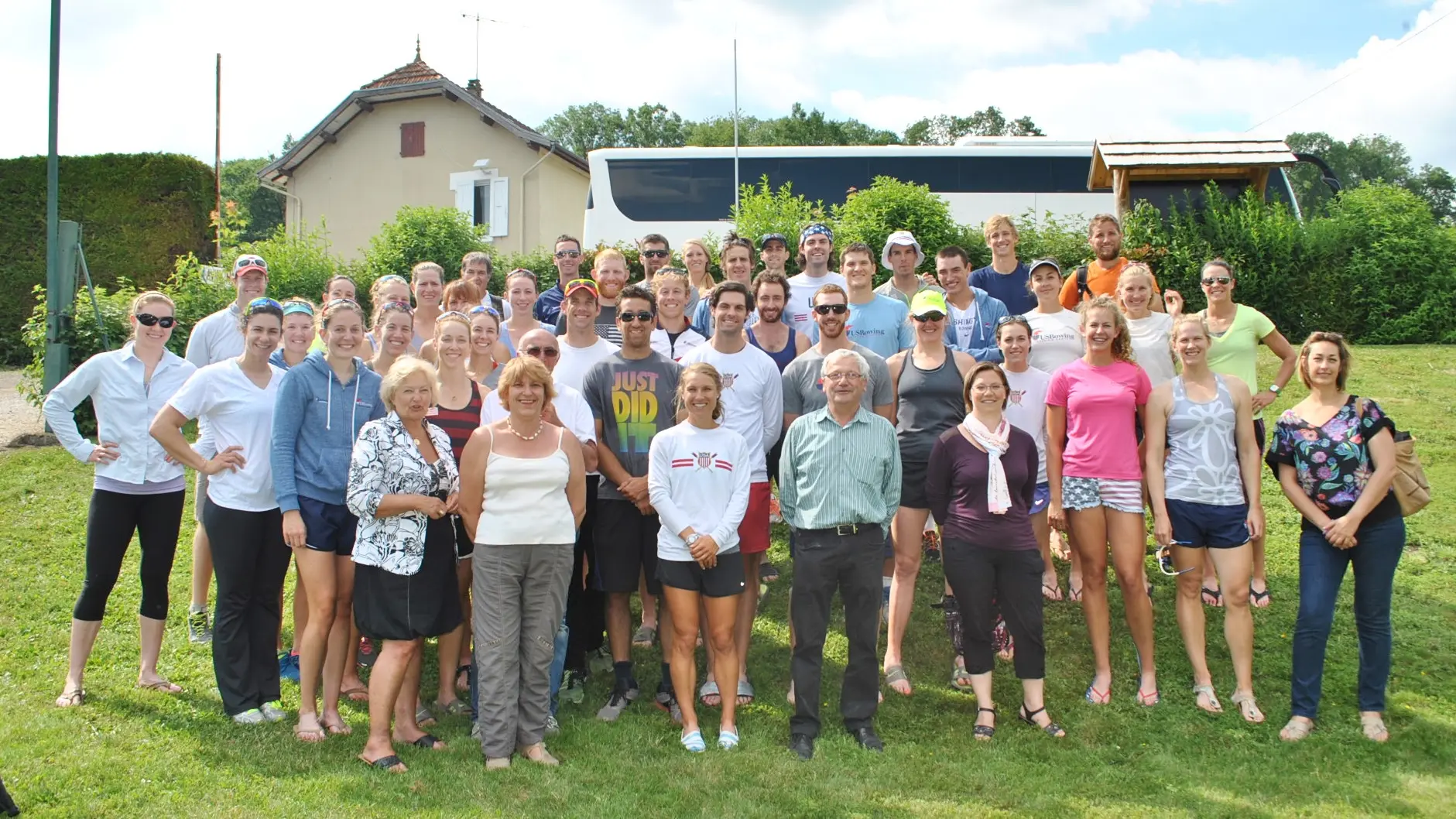 Groupes au club d'aviron du lac bleu à Paladru