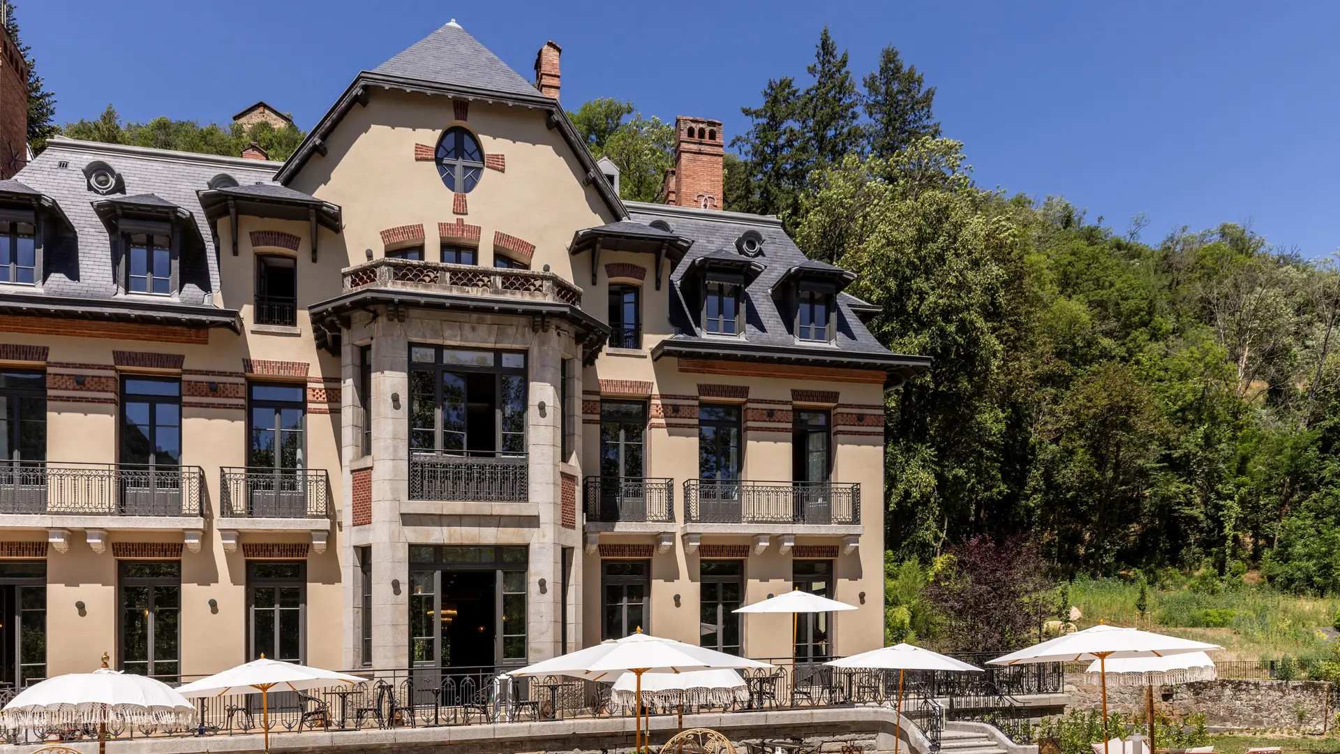 restaurant