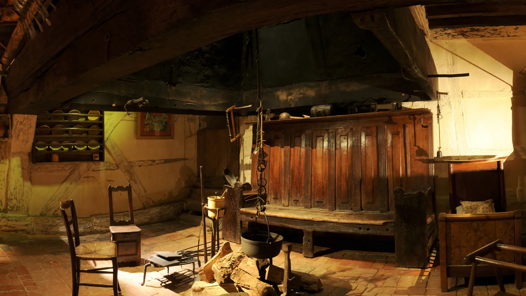 Vue panoramique de l'intérieur, côté cuisine