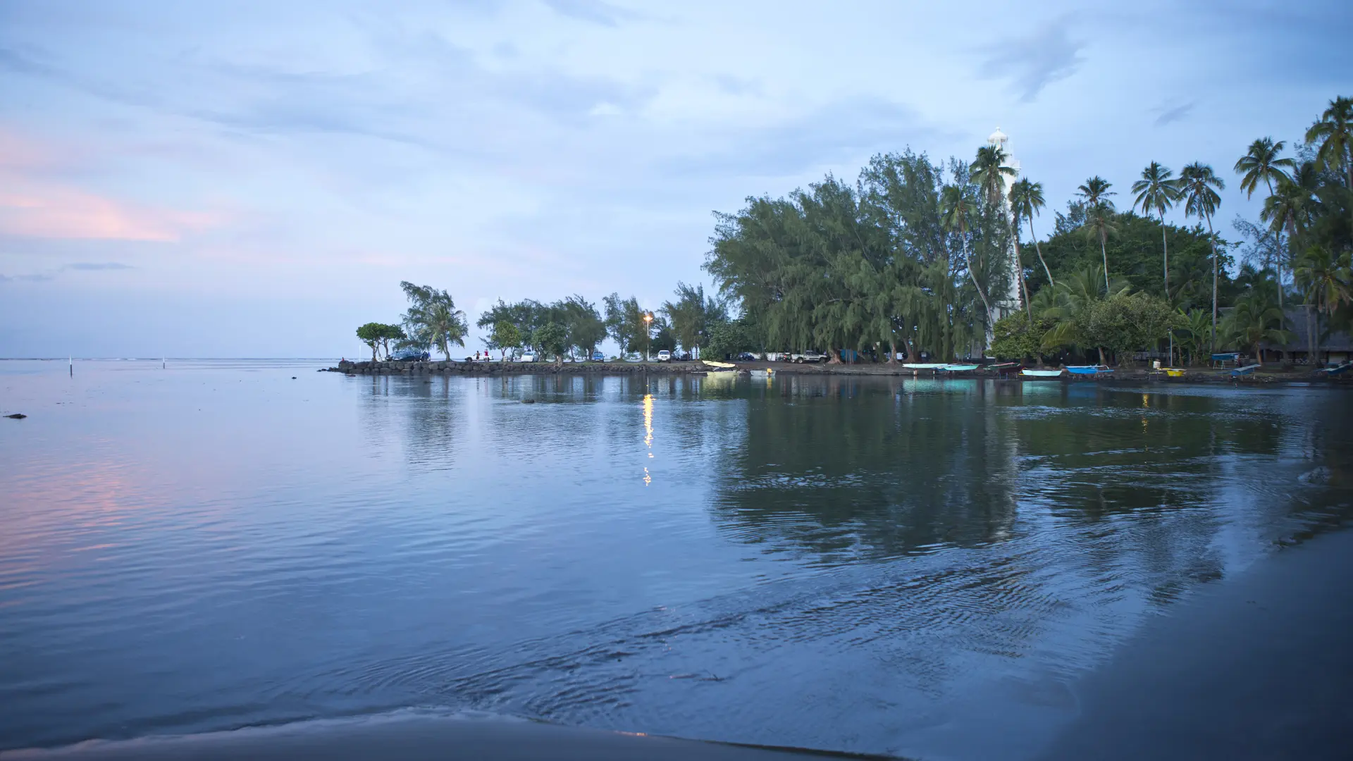 Pointe Vénus Et Phare De Mahina