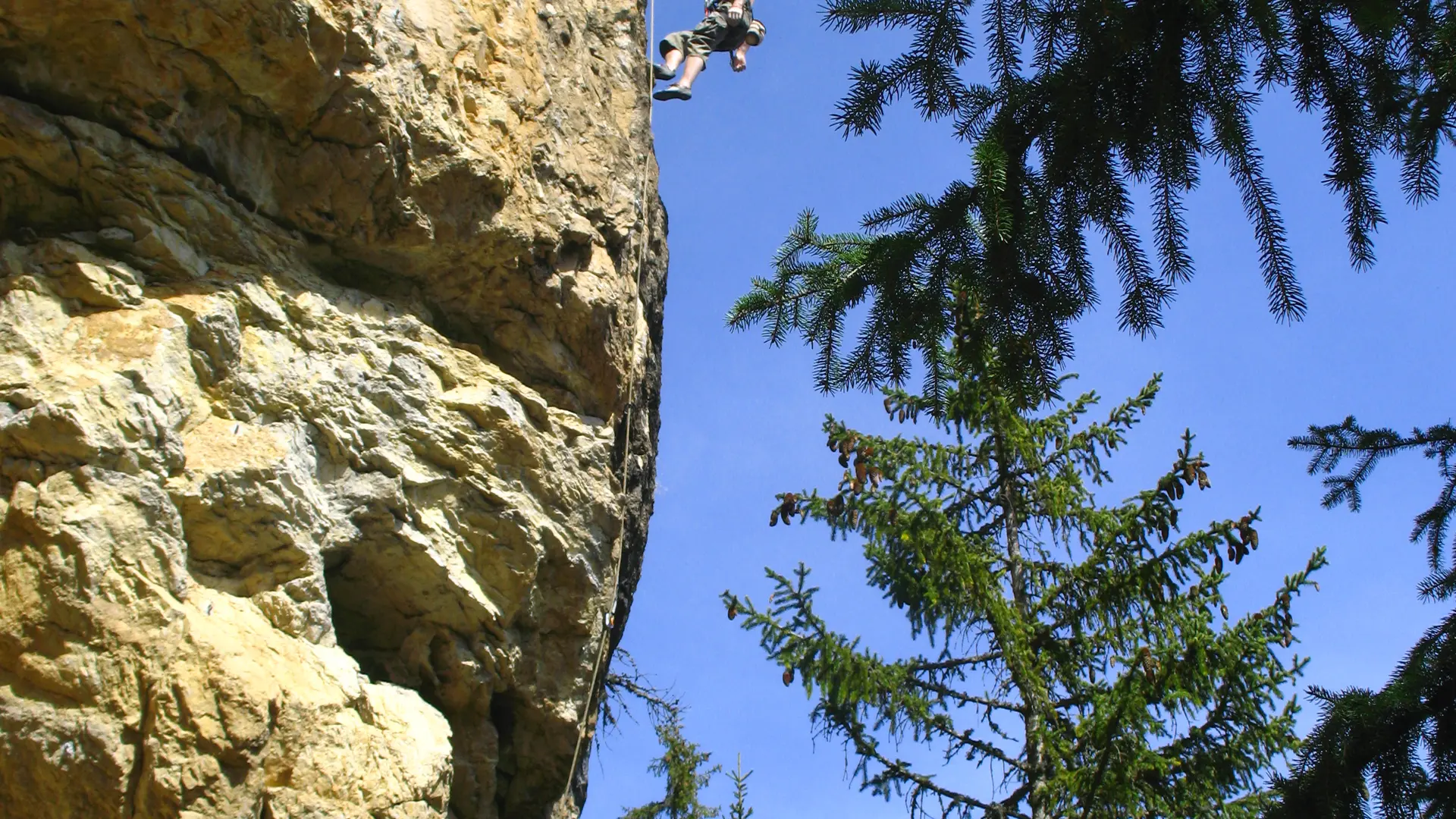 Pratique encadrée de l'escalade et Via Ferrata