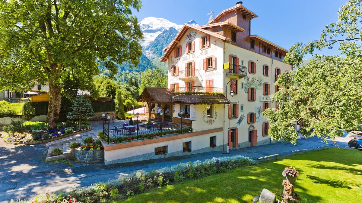 Hotel Aiguille du midi chamonix exterieur été