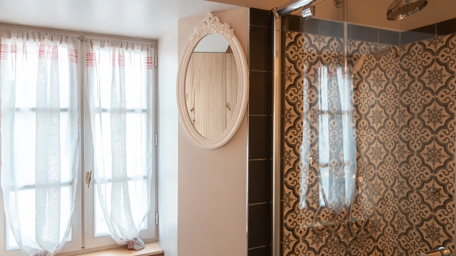 La Martinoise Patio - ‘Beach return’ shower room