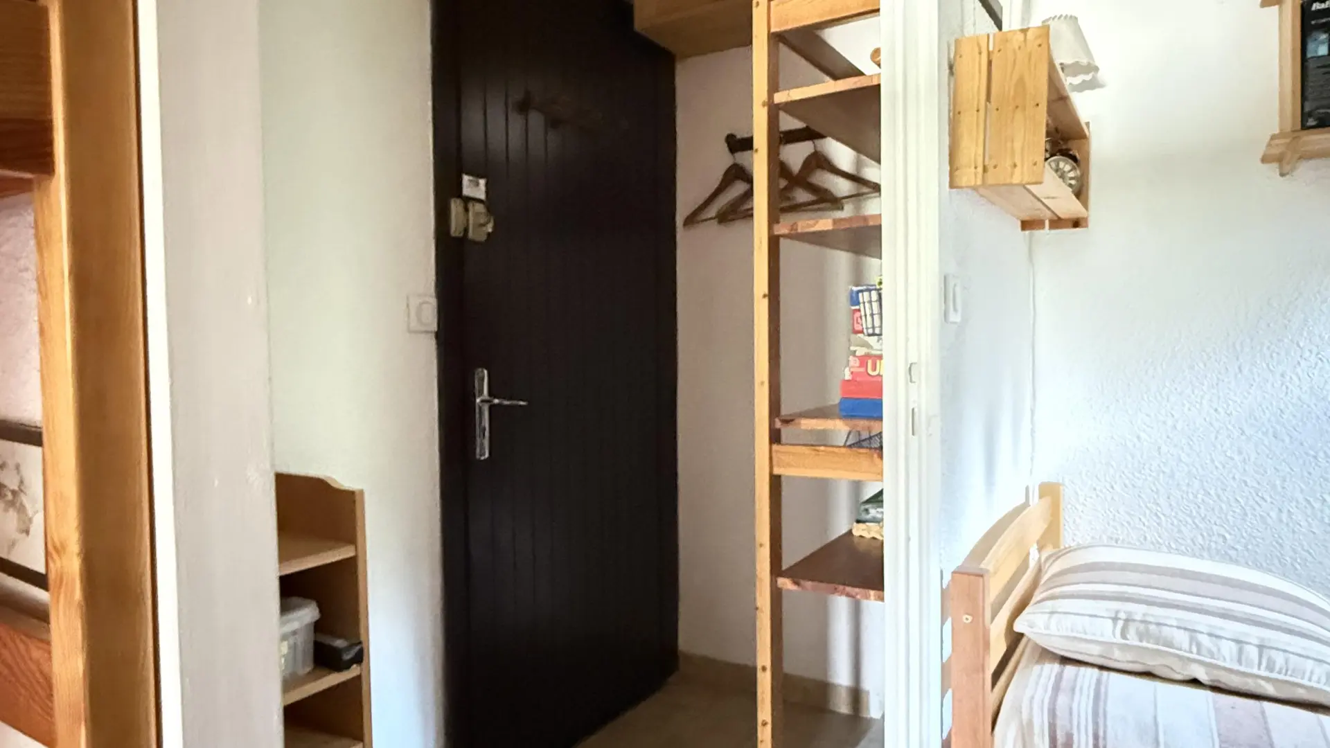 Entrée depuis la chambre