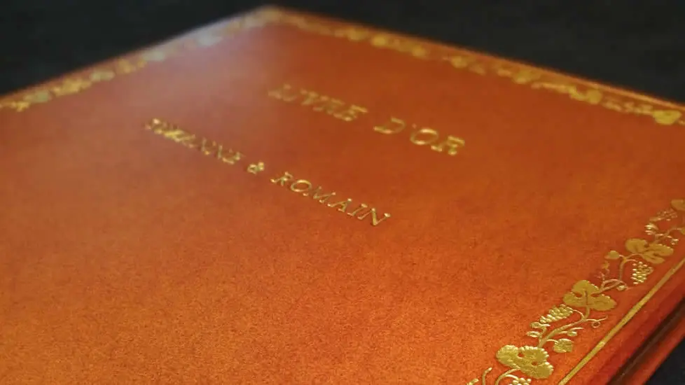 Reliure livre d'or
