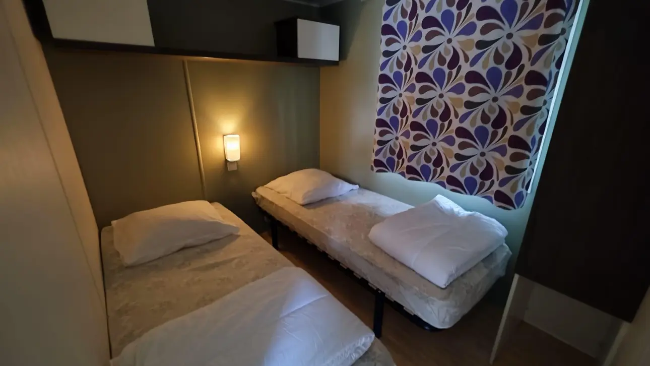Chambre lit simple mobil-home