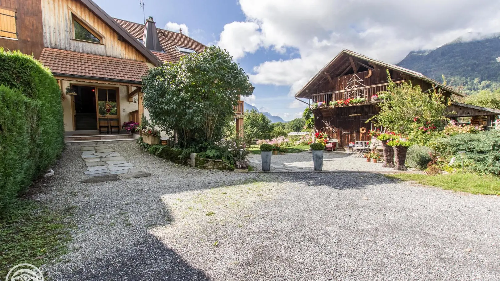 Entrée commune sur l'arrière de la ferme
