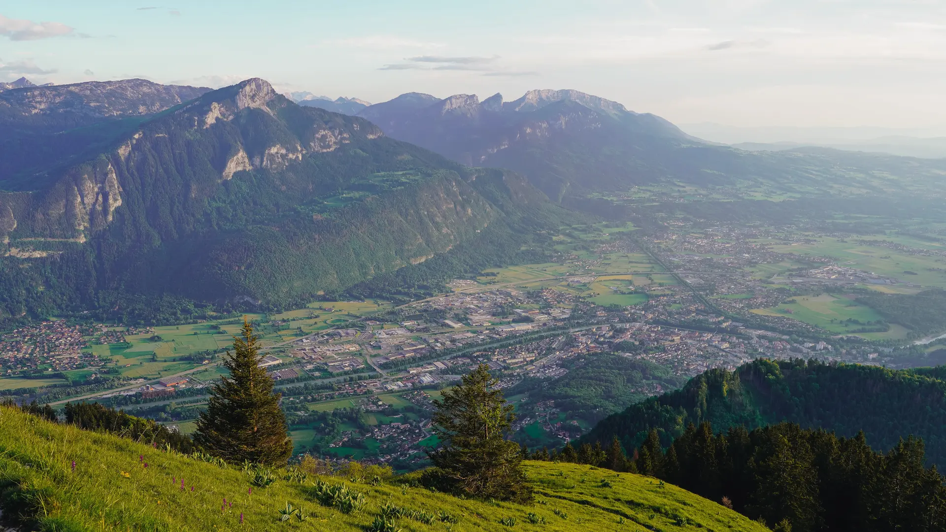 Vue du Petit Môle sur la vallée de l'Arve