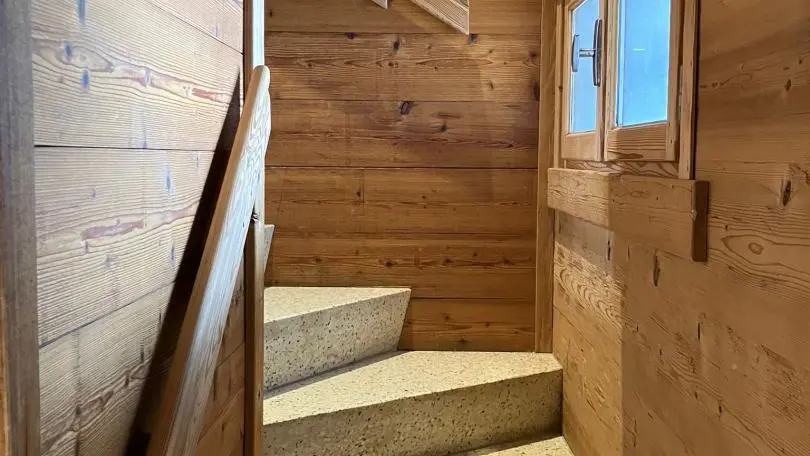 Accès escalier à l'étage