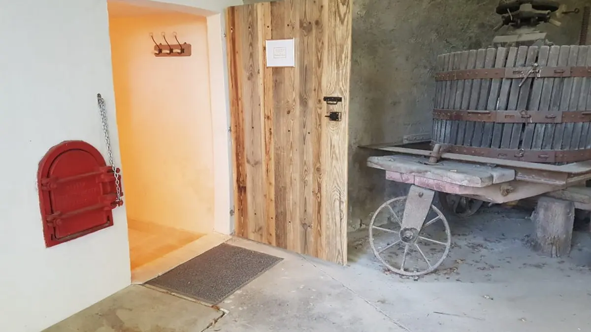 Entrée chambre La Cuve à Vin
