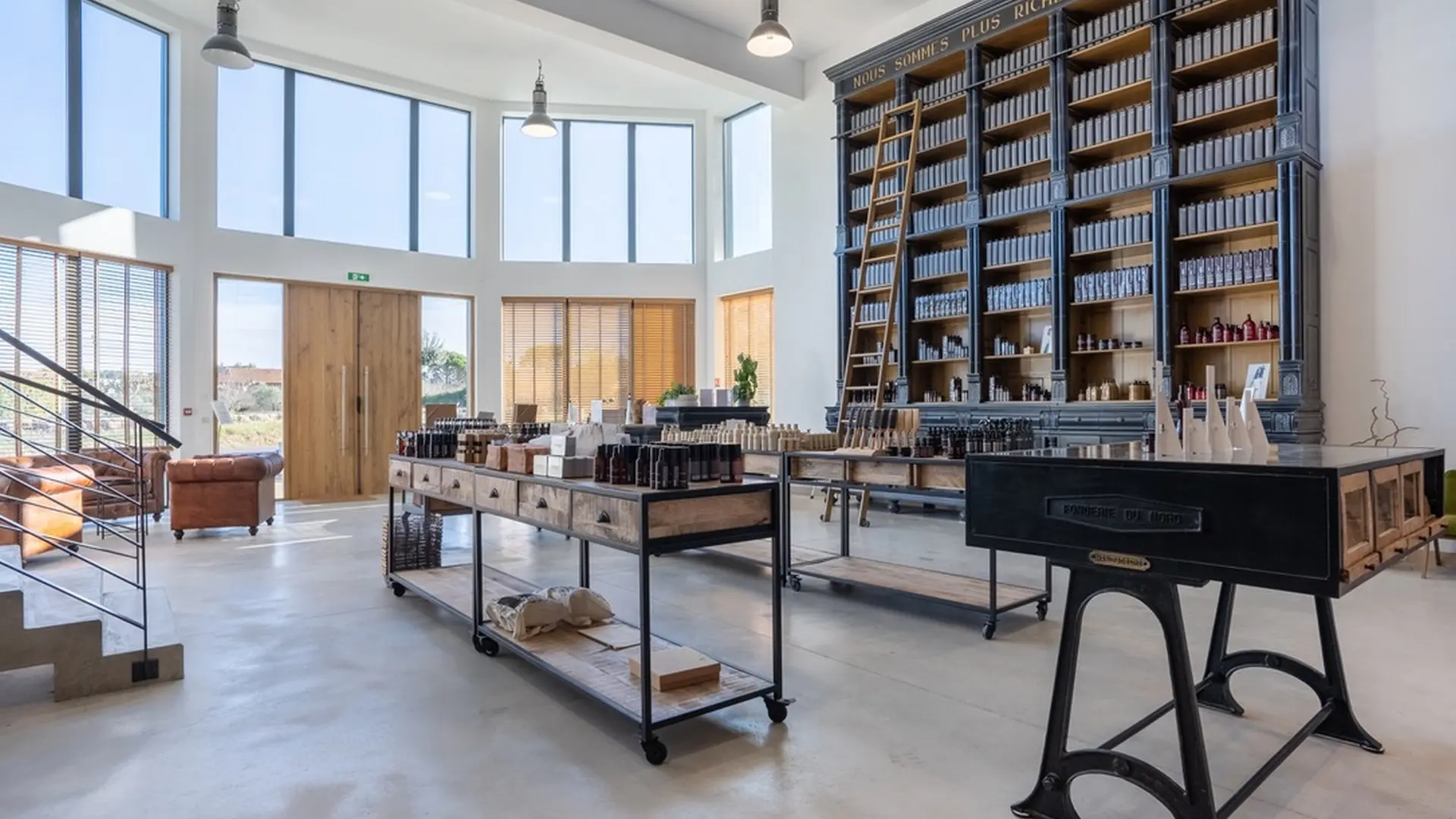 Végétalement Provence_bâtiment intérieur