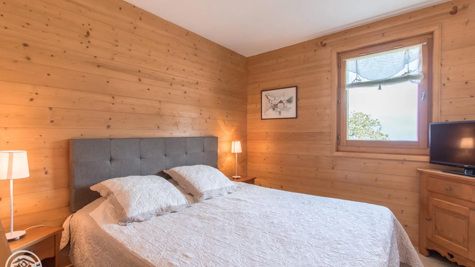 Chambre lit 160 placard de rangement