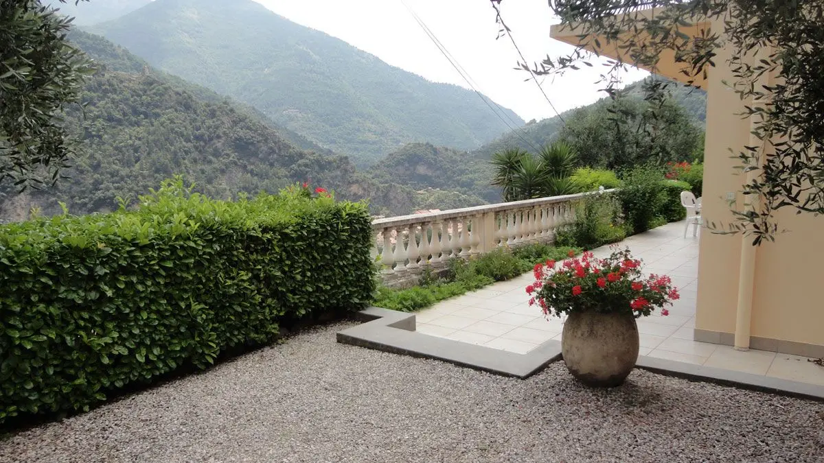 Chez Marino-Terrasse-Breil-sur-Roya-Gîtes de France des Alpes-Maritimes