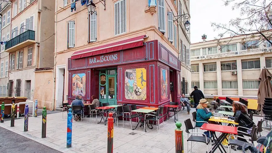 La place des 13 Cantons en face du gîte