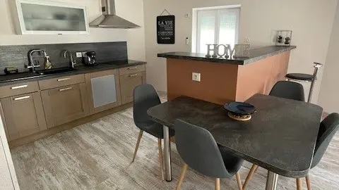 Karine hospitality_Saint-Just-la-Pendue