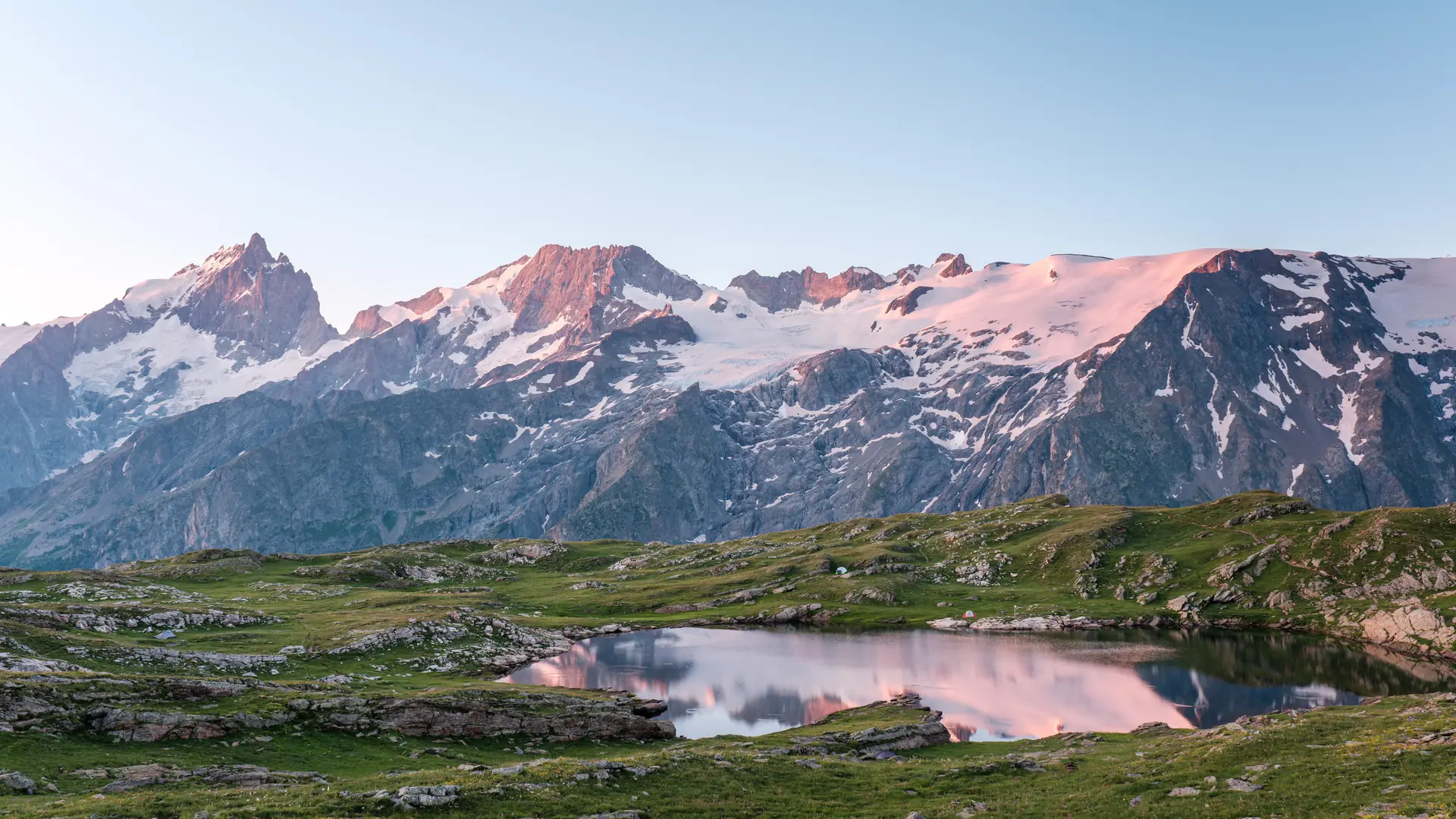 Le plateau d'Emparis et ses lacs - lac noir et lac lérié_La Grave