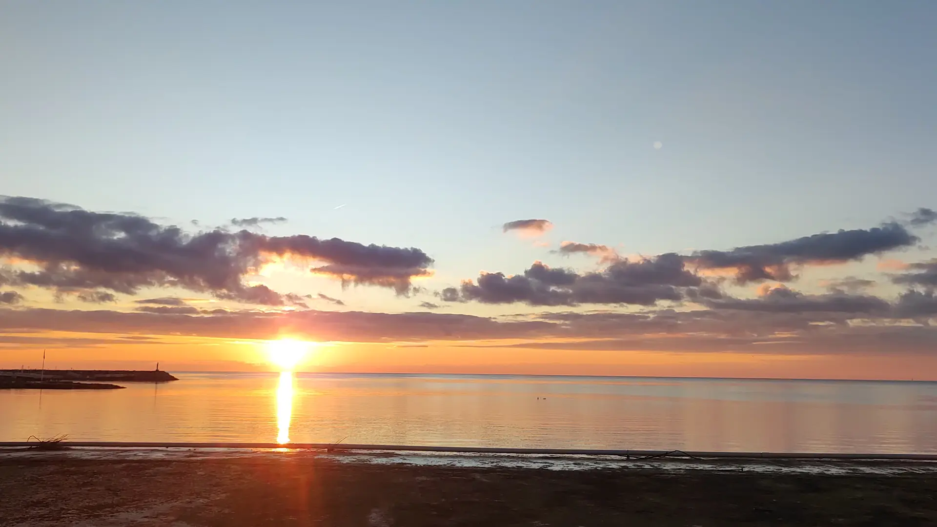 Lever de soleil sur la plage