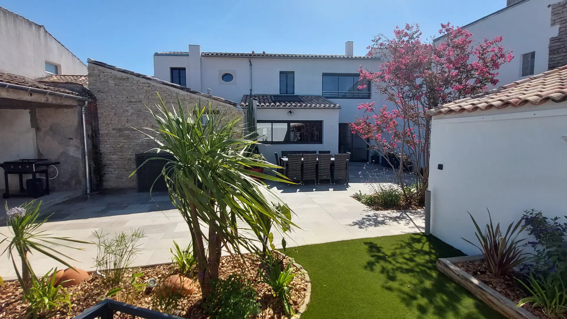 Terrasse, table, barbecue