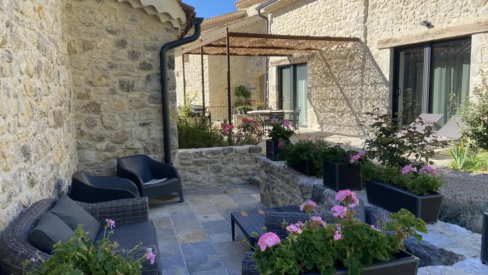 Sous les Roches - Gîte l'Ecurie