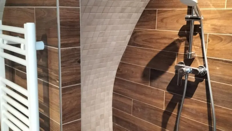 Gîte l'Atypique-Salle d'eau-Contes-Gîte de France Alpes-Maritimes