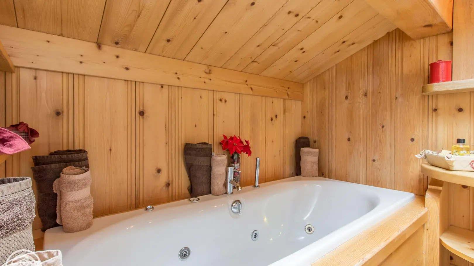 Baignoire balnéo pour se relaxer après une bonne journée en montagne ou ski