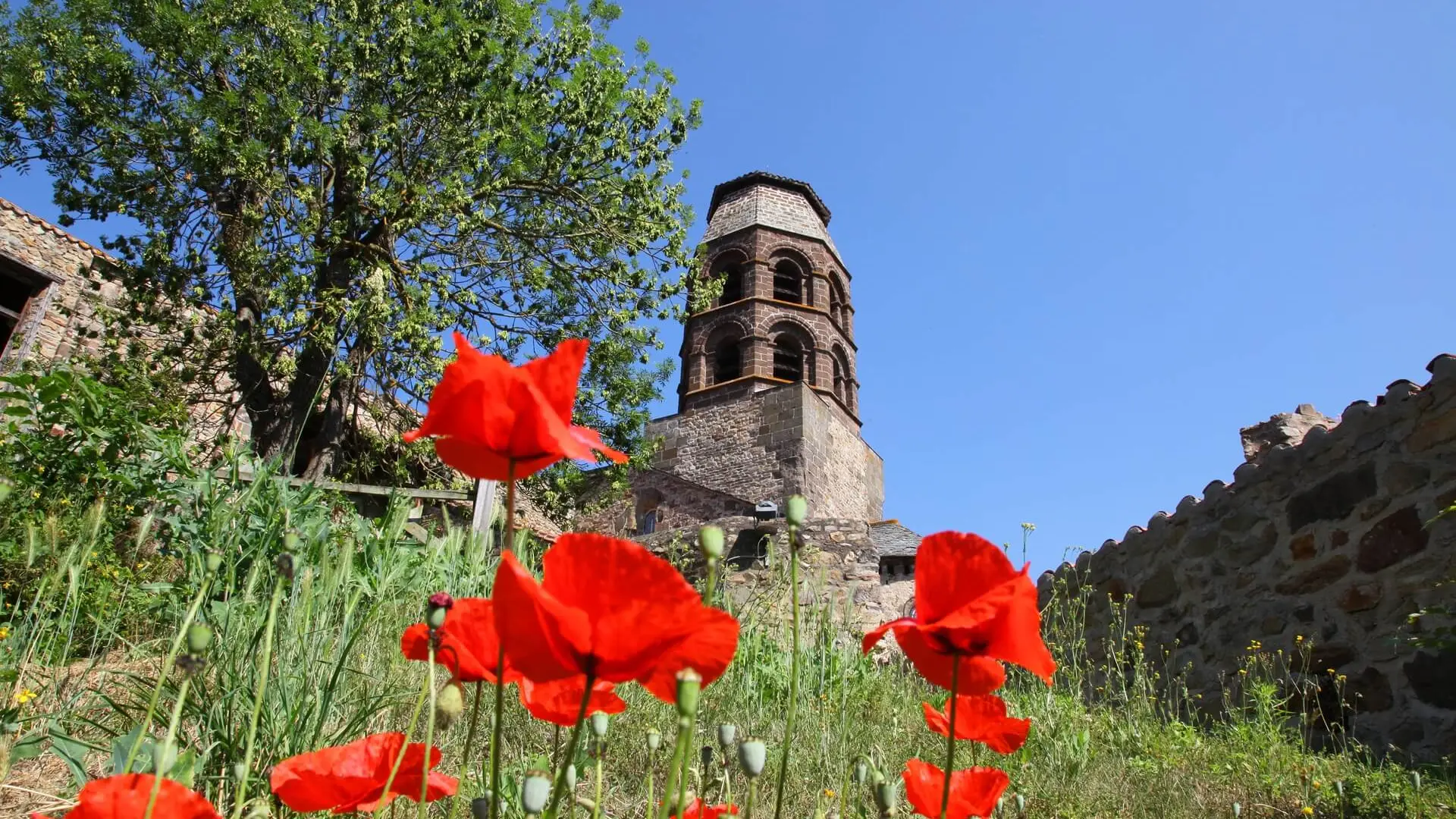 Clocher de l'église de Lavaudieu