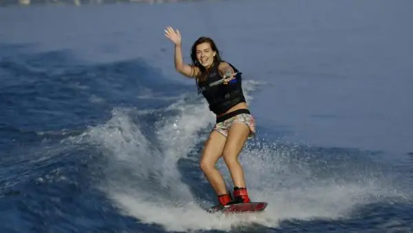 Wakeboard-sur-le-lac-d-Annecy_