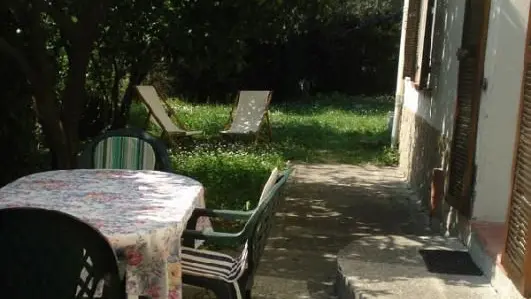 Gîte La Jonquiere Oranger-Terrasse-Contes-Gîtes de France des Alpes-Maritimes