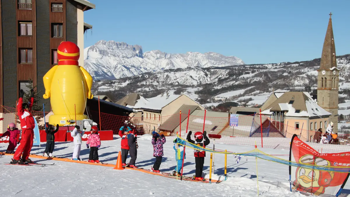 Club Piou Piou avec l'ESF de St Léger-les-Mélèzes