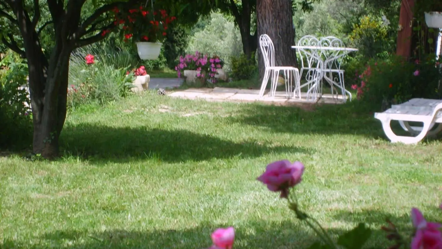 Gîte Les Oliviers de Chateauneuf-Espace repos-Chateauneuf de Grasse-Gîtes de France Alpes-Maritimes.