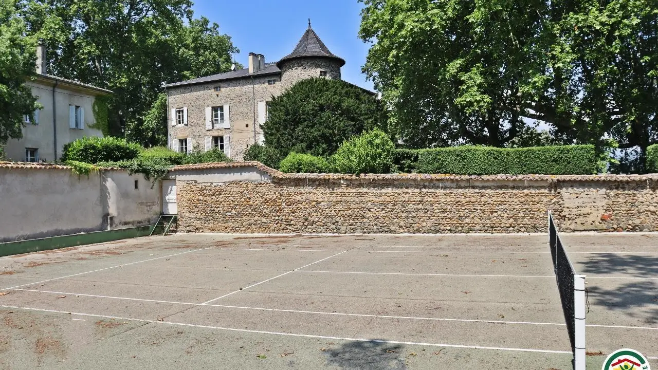 Terrain de tennis