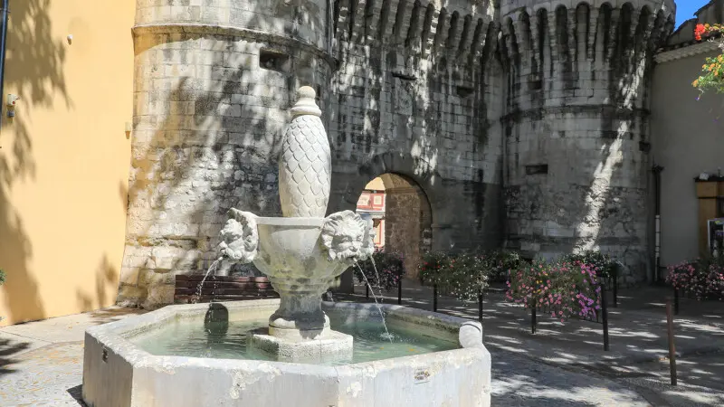 Pernes les Fontaines