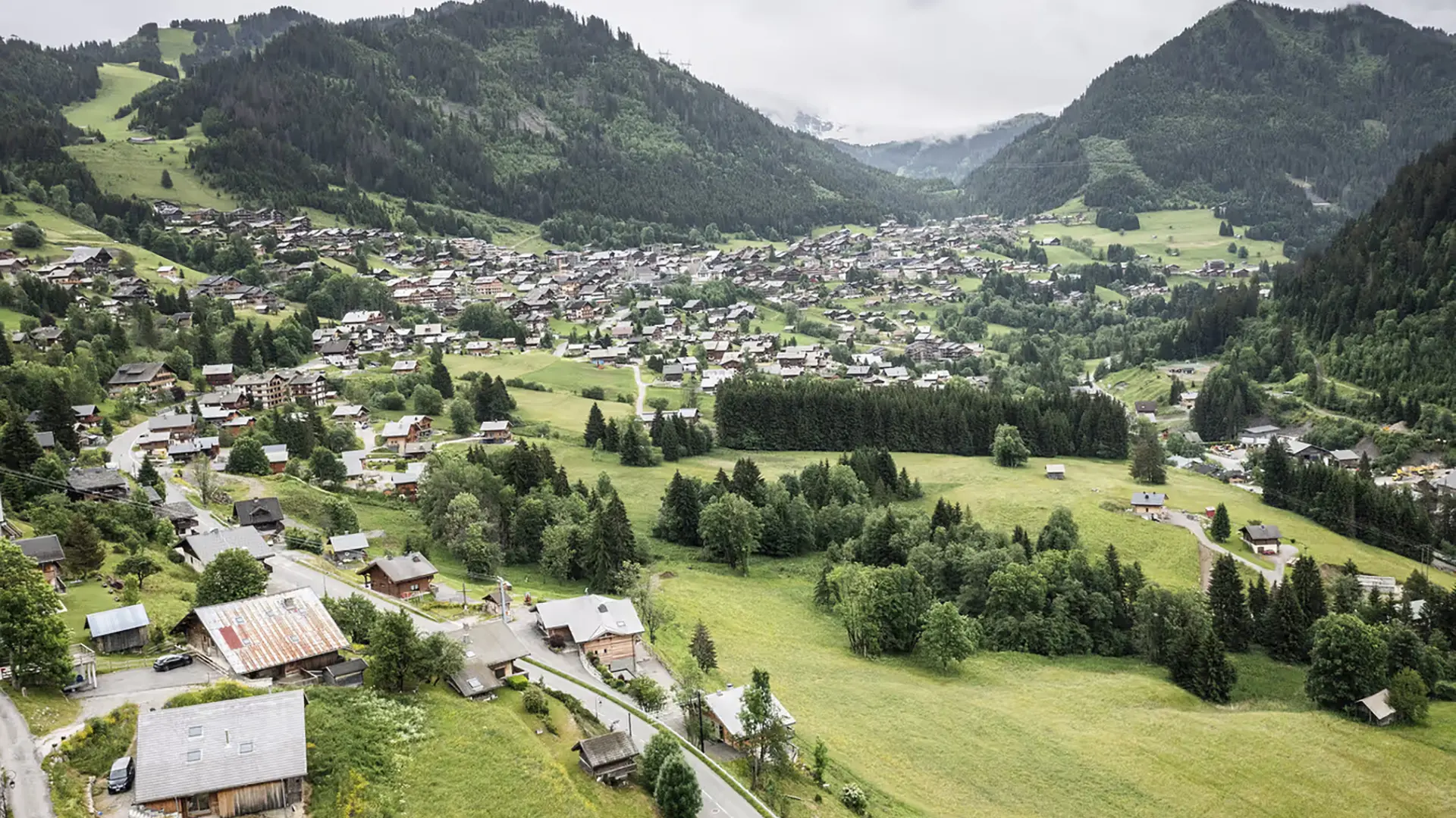 Vue sur le village depuis le balcon