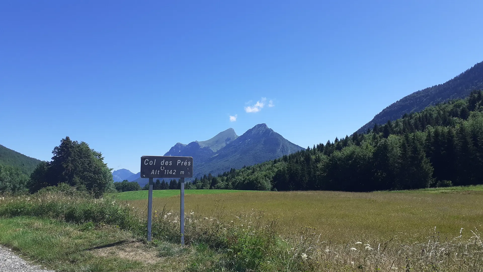 Vue au sommet du col des prés