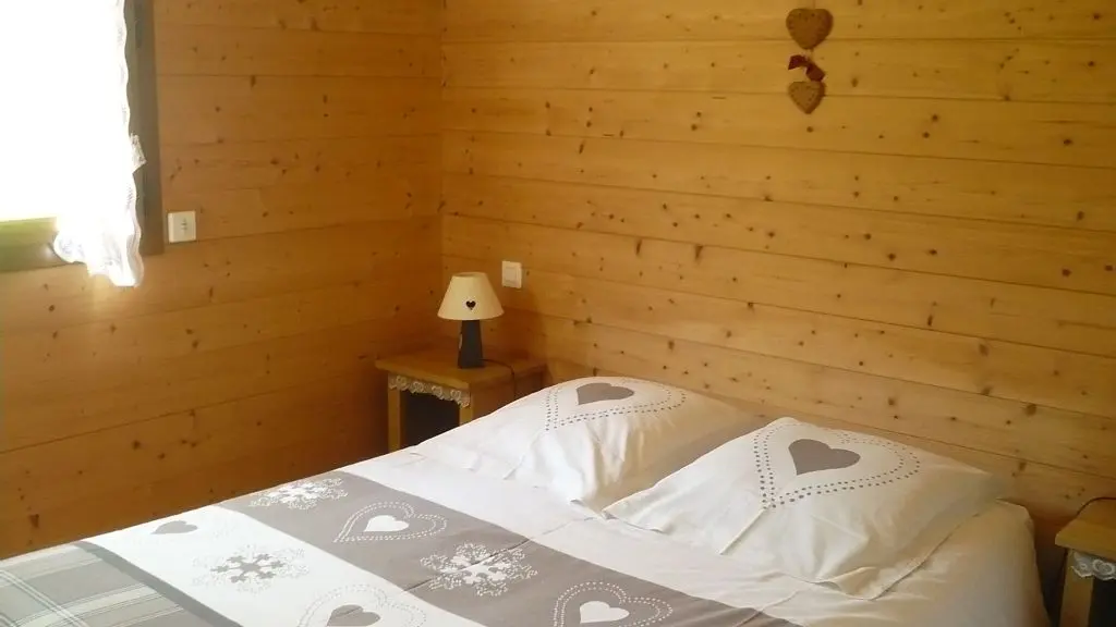 Chambre lit double/ Bedroom -Chez Hudry Laurent - Le Grand-Bornand
