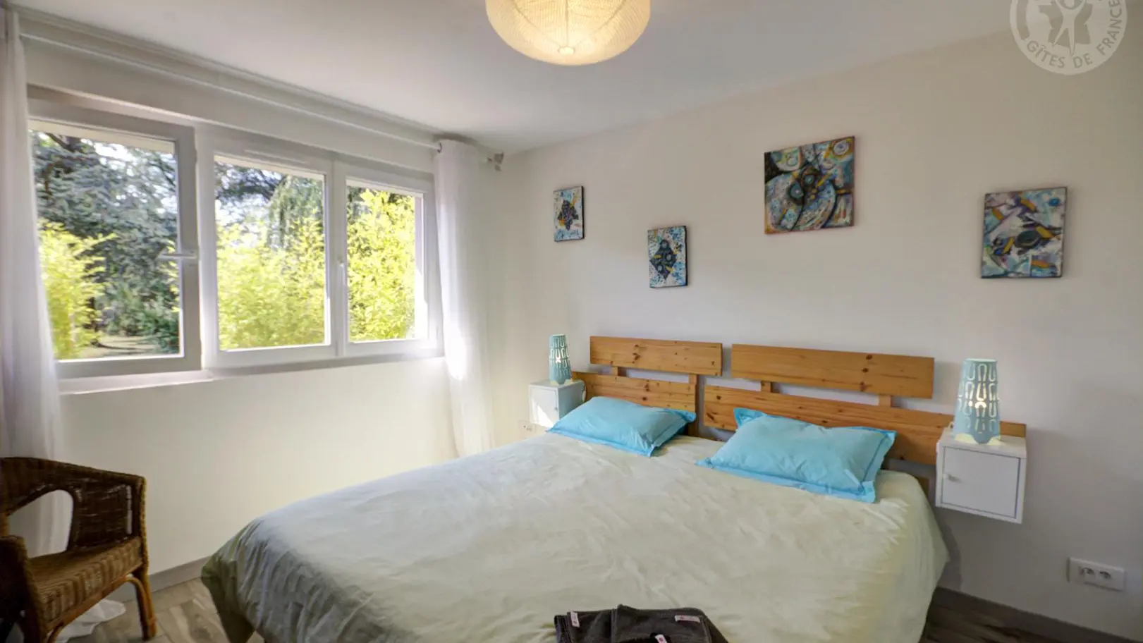 Chambre avec lit en configuration 180