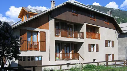 Chalet en été Lou Belloun