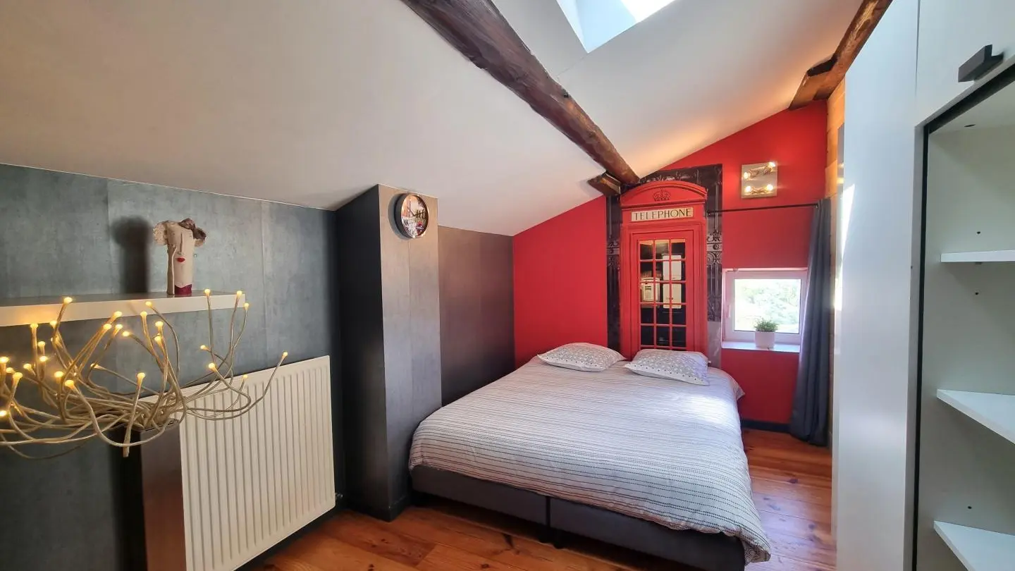 Chambre 2 : deux lits 80 jumelable en lit 160.