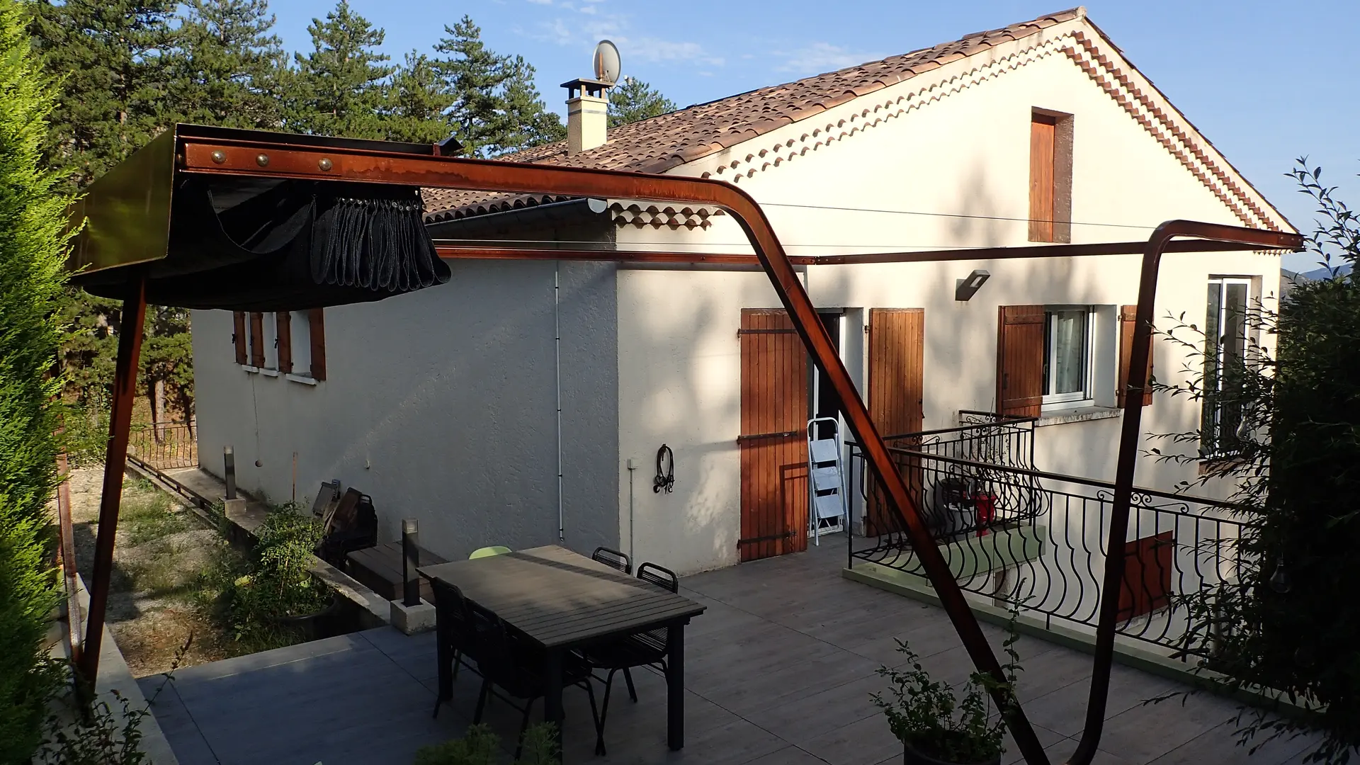 Pergola - vue ensemble ouest